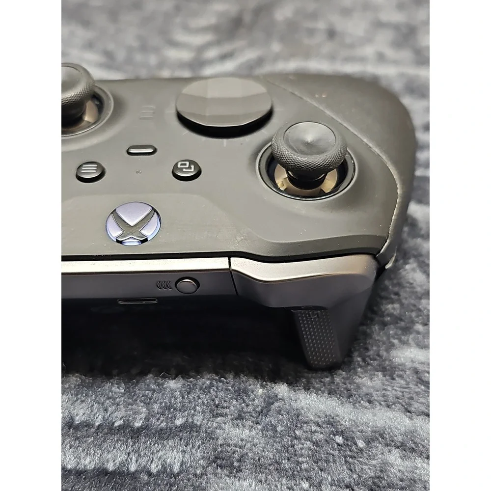 Xbox One Elite Series 2 Wireless Controller - Black (Controller & Accessory Kit)